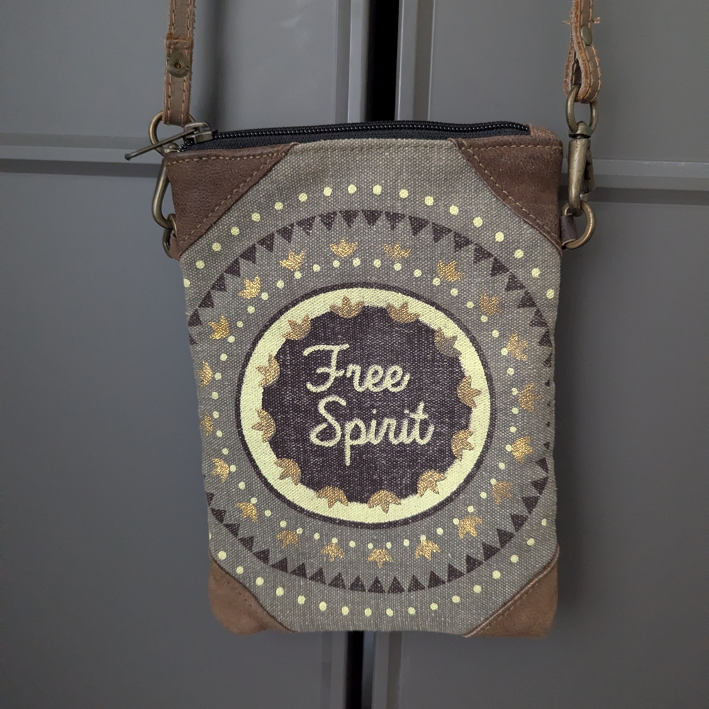 🛍️ Bundle Savings👜 Mona B "Free Spirit" Canvas Crossbody 👜 - Picture 4 of 5